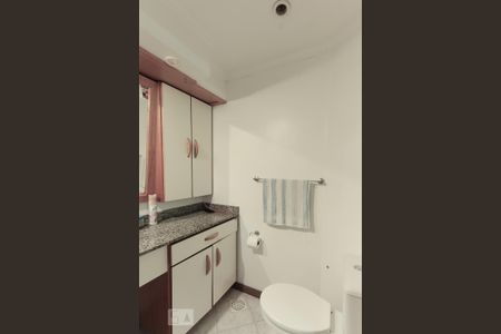 Casa à venda com 600m², 4 quartos e 2 vagasBanheiro da suíte 1