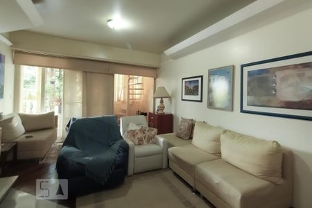 Casa à venda com 600m², 4 quartos e 2 vagasSala de TV