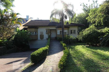 Casa à venda com 600m², 4 quartos e 2 vagasFachada