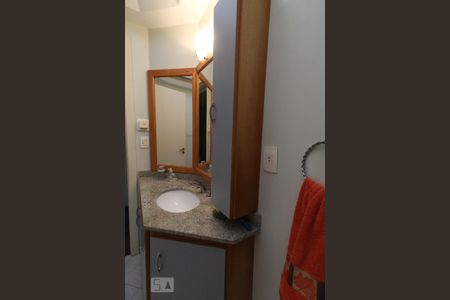 Casa à venda com 600m², 4 quartos e 2 vagasBanheiro