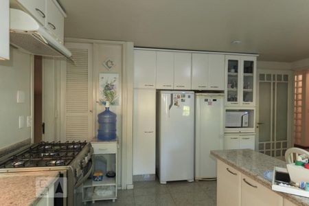 Casa à venda com 600m², 4 quartos e 2 vagasCozinha