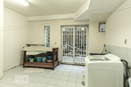 Casa à venda com 600m², 4 quartos e 2 vagasÁrea de serviço