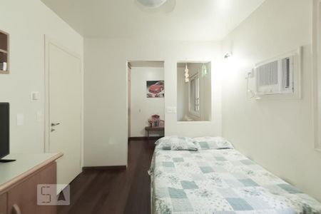 Casa à venda com 600m², 4 quartos e 2 vagasSuíte 1