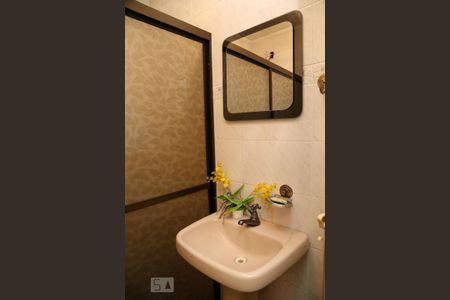 Casa para alugar com 200m², 4 quartos e 3 vagasBanheiro 