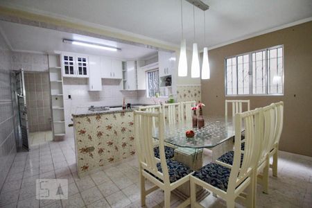 Casa para alugar com 150m², 3 quartos e 2 vagascozinha