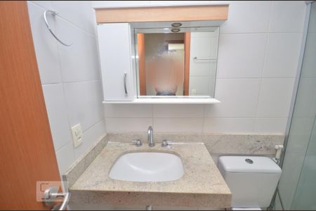 Apartamento à venda com 90m², 2 quartos e 1 vaga Apartamento à venda com 90m², 2 quartos e 1 vagaBanheiro