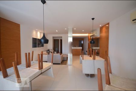 Apartamento à venda com 90m², 2 quartos e 1 vaga Apartamento à venda com 90m², 2 quartos e 1 vagaÁrea Gourmet