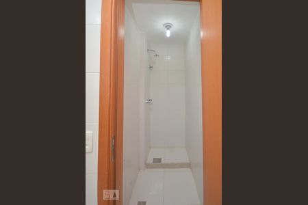 Apartamento à venda com 90m², 2 quartos e 1 vaga Apartamento à venda com 90m², 2 quartos e 1 vagaBanheiro de Serviço