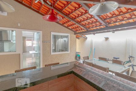 Casa de condomínio para alugar com 92m², 3 quartos e 2 vagasChurrasqueira