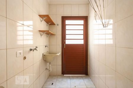 Casa à venda com 148m², 3 quartos e 2 vagasLavanderia