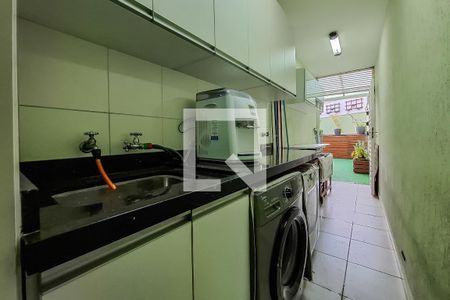 Casa à venda com 192m², 4 quartos e 4 vagasCorredor externo