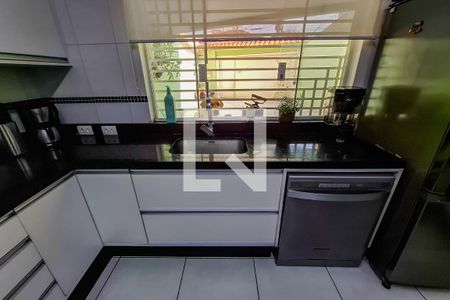 Casa à venda com 192m², 4 quartos e 4 vagasCozinha