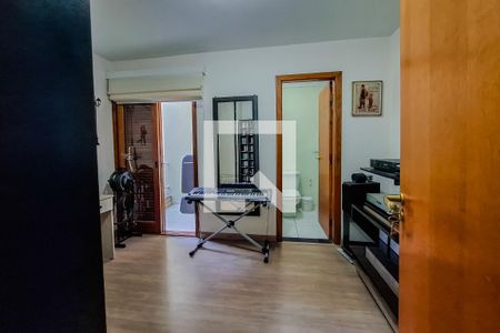 Casa à venda com 192m², 4 quartos e 4 vagasQuarto 2 - suite
