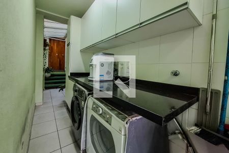 Casa à venda com 192m², 4 quartos e 4 vagasCorredor externo