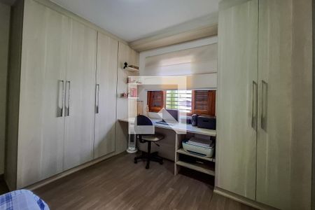 Casa à venda com 192m², 4 quartos e 4 vagasQuarto 4 - suite
