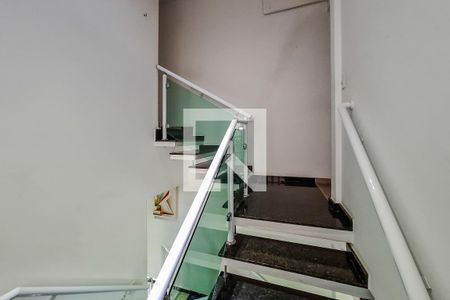Casa à venda com 192m², 4 quartos e 4 vagasEscada