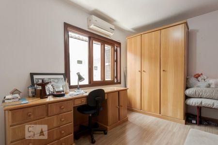 Casa à venda com 260m², 5 quartos e 3 vagas Casa à venda com 260m², 5 quartos e 3 vagasQuarto 1