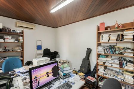 Casa à venda com 260m², 5 quartos e 3 vagas Casa à venda com 260m², 5 quartos e 3 vagasQuarto 2