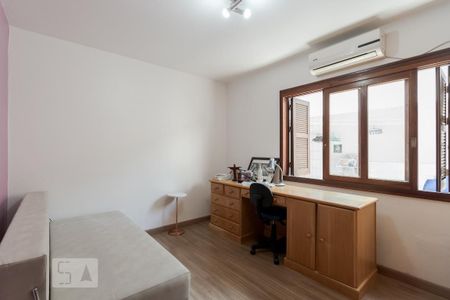 Casa à venda com 260m², 5 quartos e 3 vagas Casa à venda com 260m², 5 quartos e 3 vagasQuarto 1