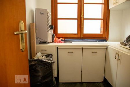 Casa à venda com 225m², 4 quartos e 4 vagasQuarto de Serviço