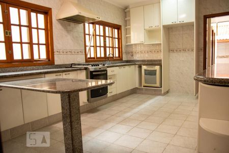 Casa à venda com 225m², 4 quartos e 4 vagasCozinha