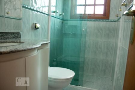 Casa à venda com 225m², 4 quartos e 4 vagasBanheiro 2