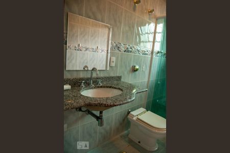 Casa à venda com 225m², 4 quartos e 4 vagasBanheiro da Suíte 3