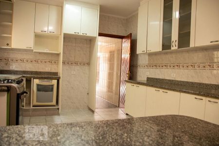 Casa à venda com 225m², 4 quartos e 4 vagasCozinha
