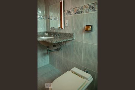 Casa à venda com 225m², 4 quartos e 4 vagasBanheiro da Suíte 3