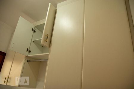 Casa à venda com 225m², 4 quartos e 4 vagasQuarto de Serviço