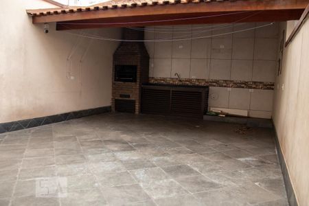 Casa à venda com 225m², 4 quartos e 4 vagasChurrasqueira