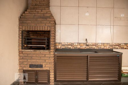 Casa à venda com 225m², 4 quartos e 4 vagasChurrasqueira