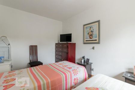 Casa à venda com 250m², 3 quartos e 3 vagas Casa à venda com 250m², 3 quartos e 3 vagasQuarto 1