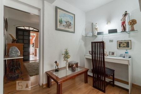 Casa à venda com 250m², 3 quartos e 3 vagas Casa à venda com 250m², 3 quartos e 3 vagasCorredor/Hall Segundo Andar