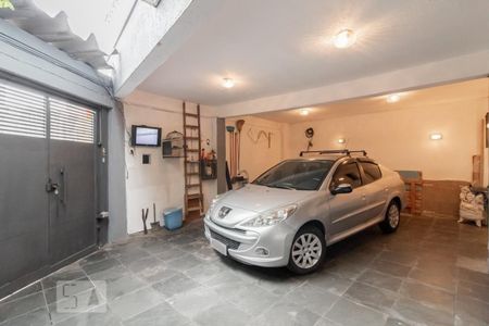 Casa à venda com 250m², 3 quartos e 3 vagas Casa à venda com 250m², 3 quartos e 3 vagasGaragem