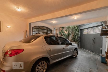 Casa à venda com 250m², 3 quartos e 3 vagas Casa à venda com 250m², 3 quartos e 3 vagasGaragem