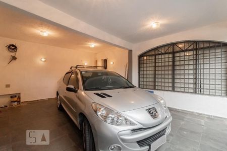 Casa à venda com 250m², 3 quartos e 3 vagas Casa à venda com 250m², 3 quartos e 3 vagasGaragem