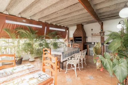 Casa à venda com 250m², 3 quartos e 3 vagas Casa à venda com 250m², 3 quartos e 3 vagasVaranda gourmet