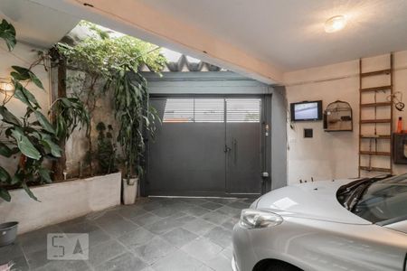 Casa à venda com 250m², 3 quartos e 3 vagas Casa à venda com 250m², 3 quartos e 3 vagasGaragem