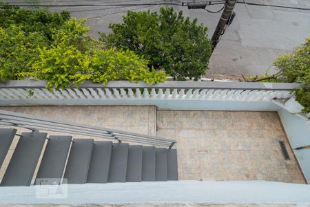 Casa à venda com 250m², 3 quartos e 3 vagas Casa à venda com 250m², 3 quartos e 3 vagasVaranda Segundo Andar