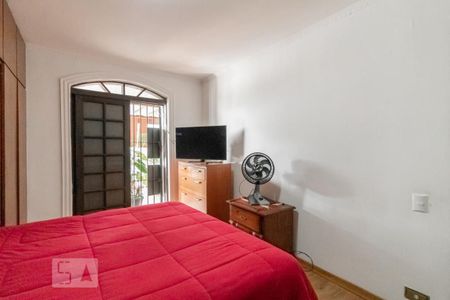 Casa à venda com 250m², 3 quartos e 3 vagas Casa à venda com 250m², 3 quartos e 3 vagasQuarto 2