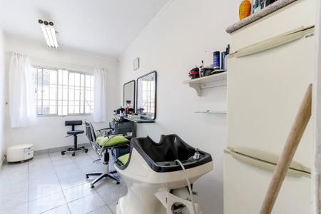 Casa à venda com 150m², 6 quartos e 2 vagas Casa à venda com 150m², 6 quartos e 2 vagasQuarto 6