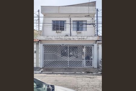 Casa à venda com 150m², 6 quartos e 2 vagas Casa à venda com 150m², 6 quartos e 2 vagasFachada