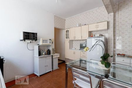 Casa à venda com 150m², 6 quartos e 2 vagas Casa à venda com 150m², 6 quartos e 2 vagasCozinha