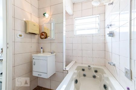 Casa à venda com 150m², 6 quartos e 2 vagas Casa à venda com 150m², 6 quartos e 2 vagasBanheiro 4