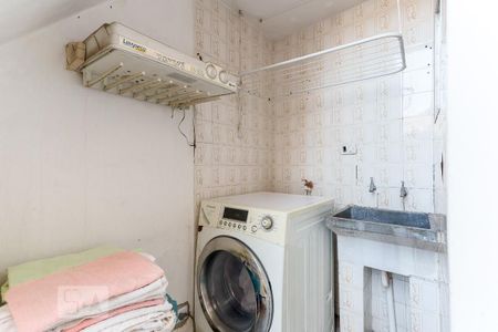 Casa à venda com 150m², 6 quartos e 2 vagas Casa à venda com 150m², 6 quartos e 2 vagasÁrea de Serviço