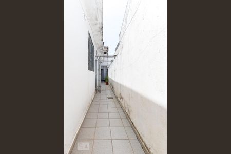 Casa à venda com 150m², 6 quartos e 2 vagas Casa à venda com 150m², 6 quartos e 2 vagasCorredor Externo