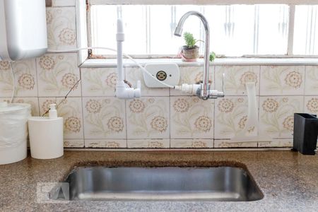 Casa à venda com 150m², 6 quartos e 2 vagas Casa à venda com 150m², 6 quartos e 2 vagasCozinha