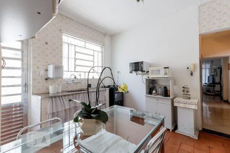 Casa à venda com 150m², 6 quartos e 2 vagas Casa à venda com 150m², 6 quartos e 2 vagasCozinha