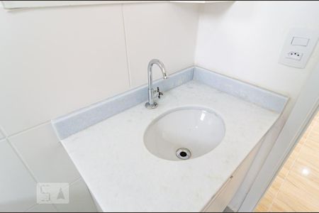 Banheiro Social de apartamento para alugar com 2 quartos, 36m² em Vila Guarani (z Sul), São Paulo
